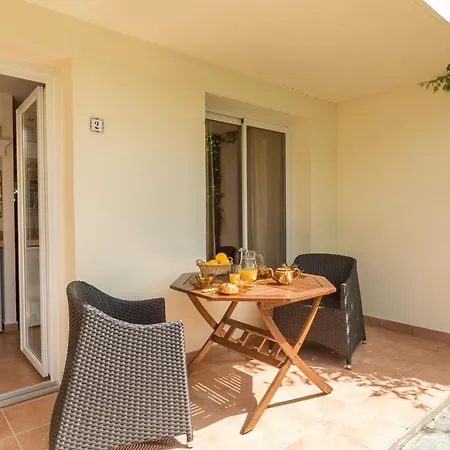 Aparthotel Le - In